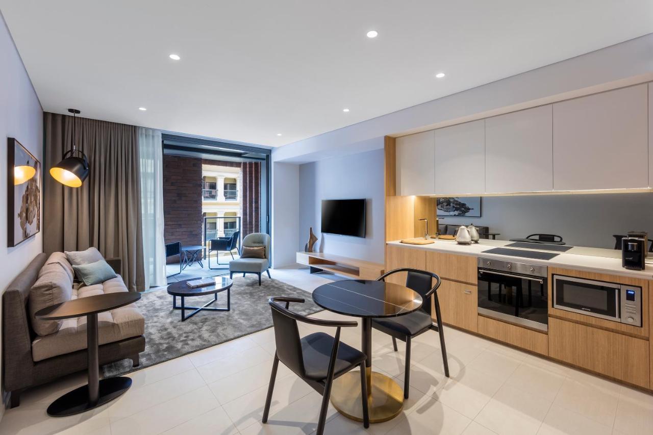 Skye Suites Sidney Exterior foto A typical apartment at The Standard London