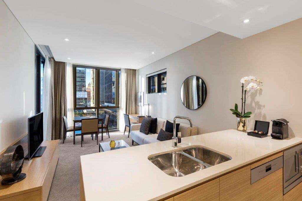 Skye Suites Sidney Quarto foto A typical apartment interior
